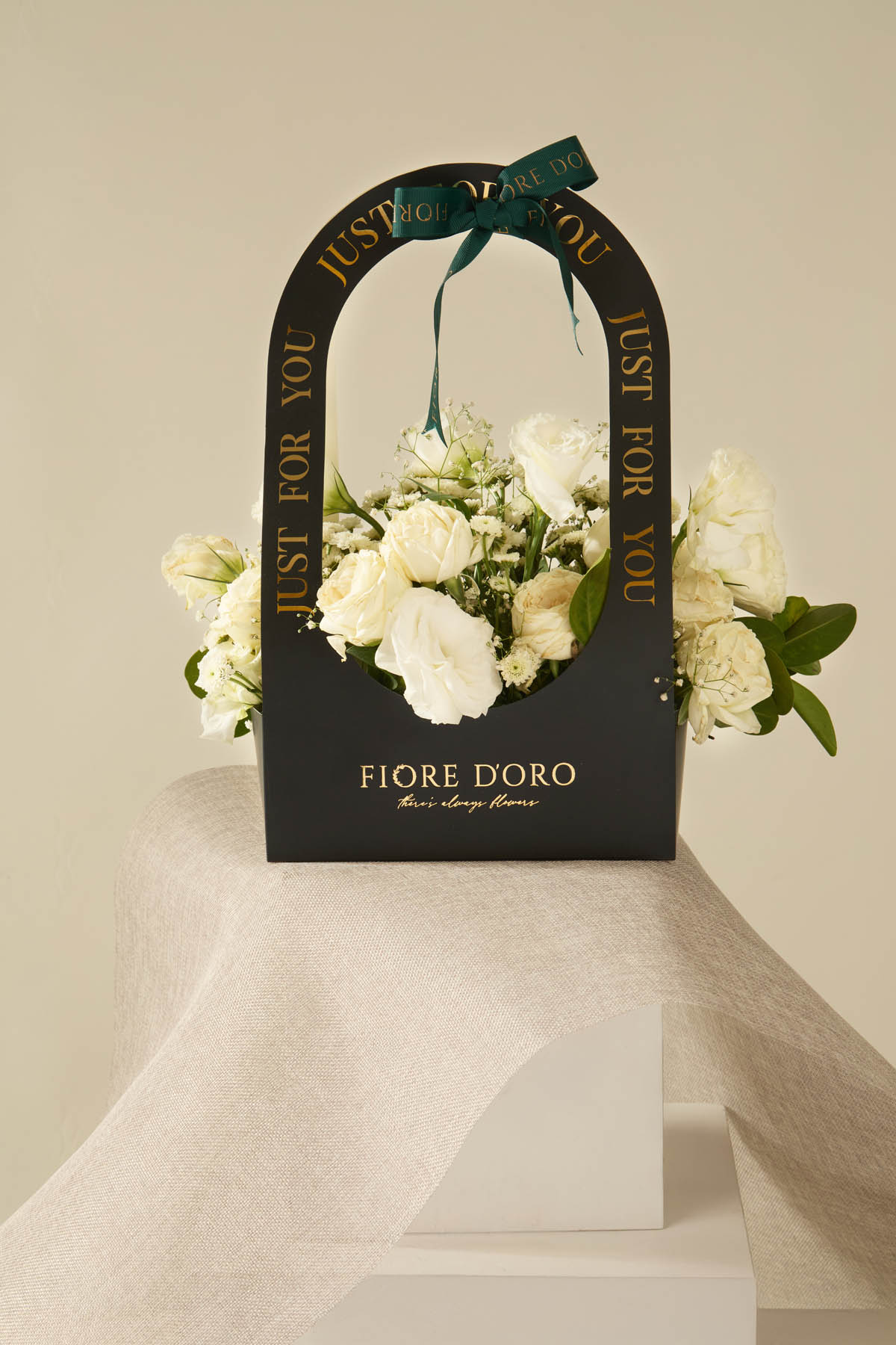 Doro Celeste Tote detail thumbnail